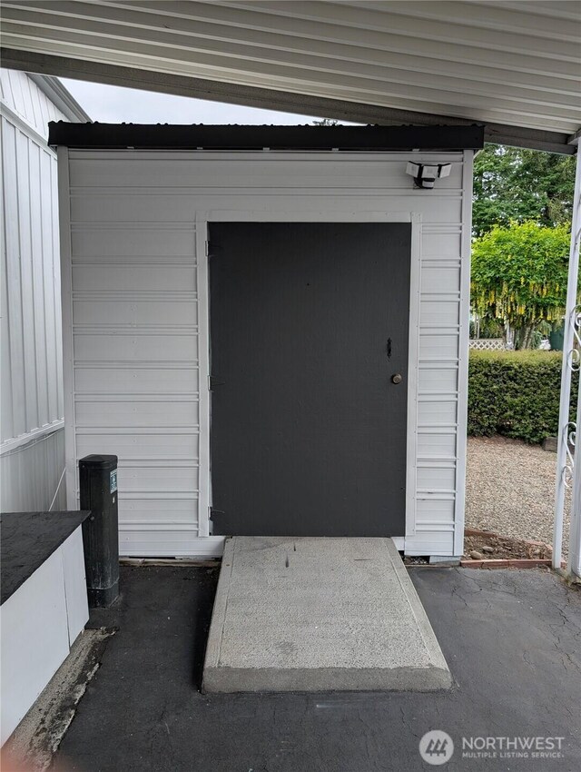 2302 R St SE Unit 128, Auburn, WA 98002 - view of garage