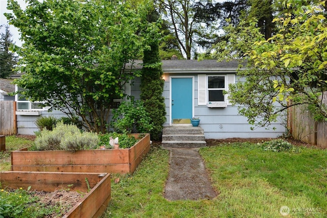 1917 NE 143rd St, Seattle, WA 98125 - view of front facade featuring a garden