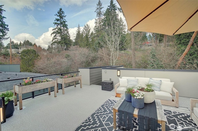 7223 NE 118th Ct, Kirkland, WA 98034 - view of patio / terrace with an outdoor hangout area