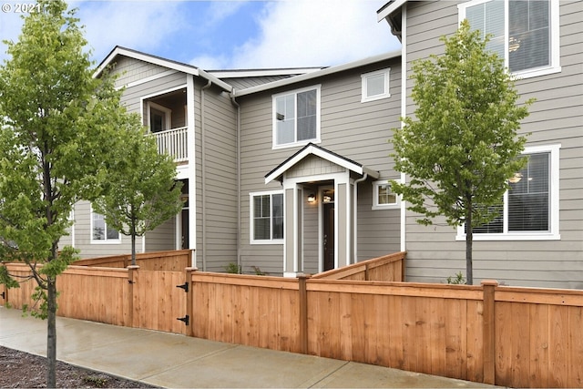 15326 NE 70th St, Vancouver, WA 98682 - multi unit property featuring a gate