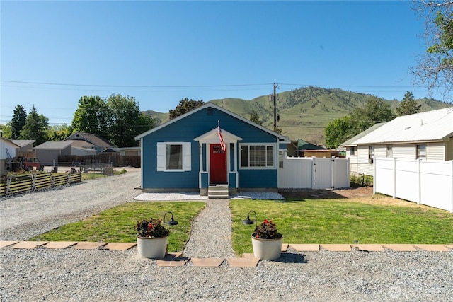 426 E Nixon Ave, Chelan, WA 98816 - bungalow-style home featuring a mountain view