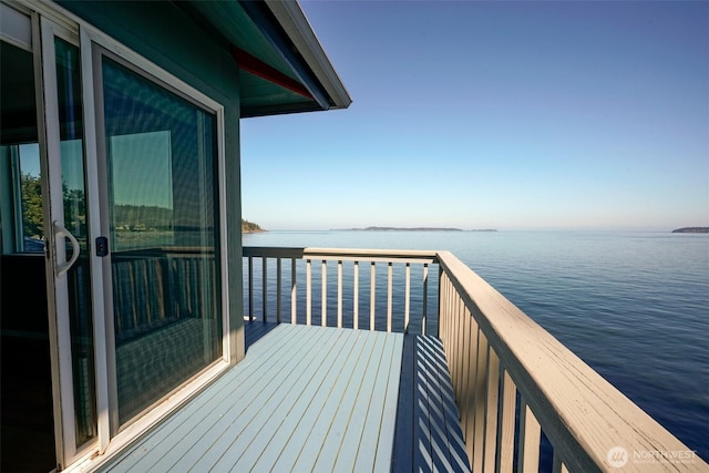 585 Raccoon Point Rd, Orcas Island, WA 98245 - balcony with a water view