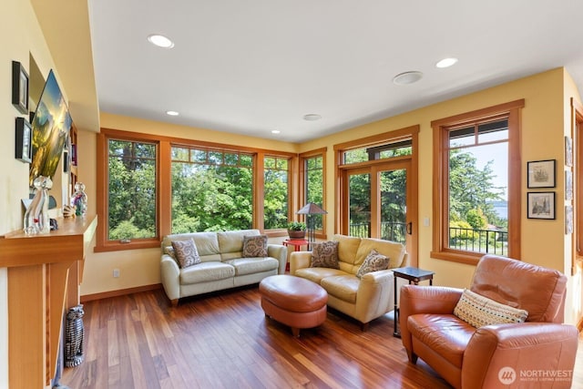 1433 Madison St, Port Townsend, WA 98368 - living area featuring hardwood / wood-style floors, plenty of natural light, baseboards, and recessed lighting