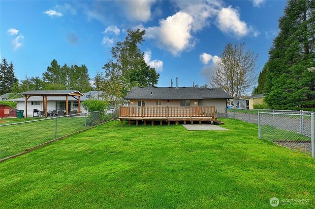 2710 122nd St SW, Everett, WA 98204 - back of property featuring a wooden deck