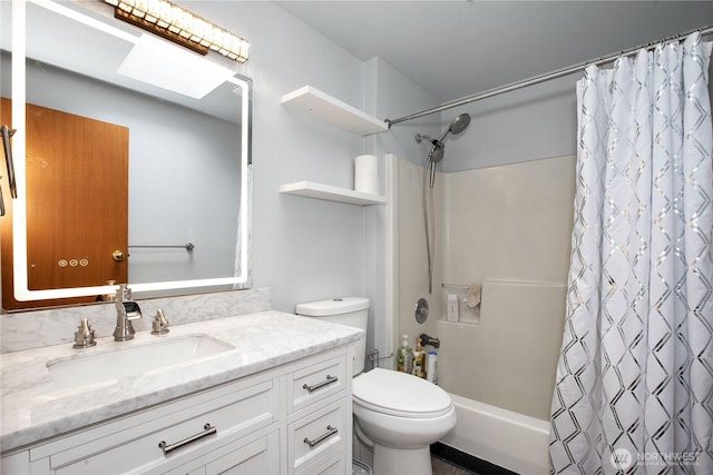 1431 Chatham Dr SE, Olympia, WA 98513 - bathroom featuring curtained shower, toilet, and vanity