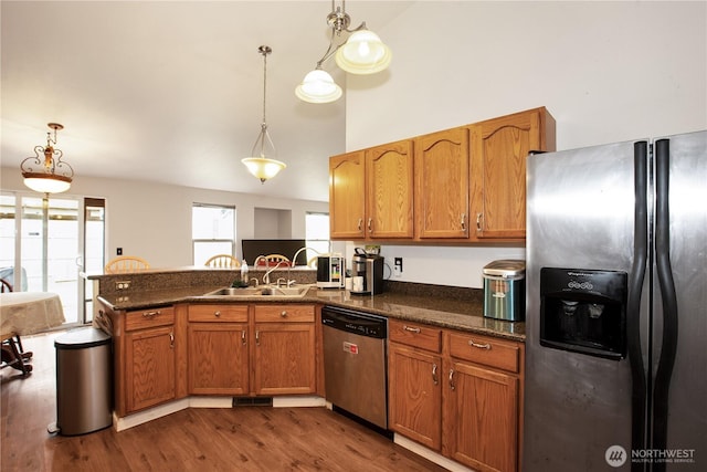 1431 Chatham Dr SE, Olympia, WA 98513 - kitchen featuring stainless steel appliances, a sink, healthy amount of natural light, and dark wood-style flooring