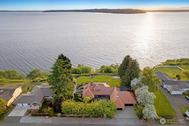 24635 8th Ave S, Des Moines, WA 98198 - aerial view of residential area featuring a nearby body of water