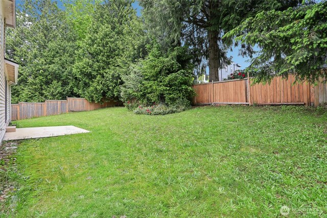 12515 NE 107th Pl, Kirkland, WA 98033 - view of yard with a patio area