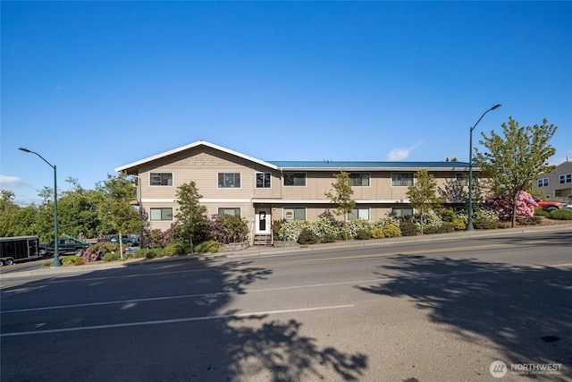 250 Tucker Ave Unit 25, Friday Harbor, WA 98250 - view of property with uncovered parking