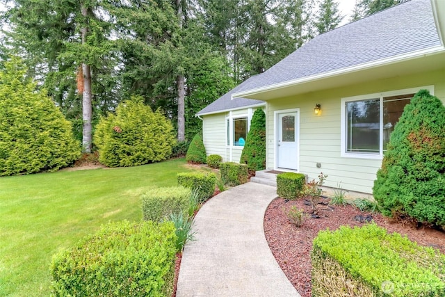 161 Malinka Ln, Chehalis, WA 98532 - entrance to property featuring a shingled roof and a lawn