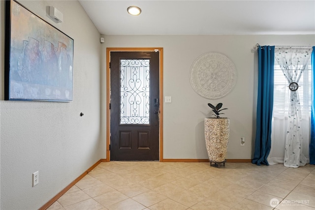 985 S 10th Ave, Othello, WA 99344 - foyer with healthy amount of natural light, light tile patterned floors, and baseboards