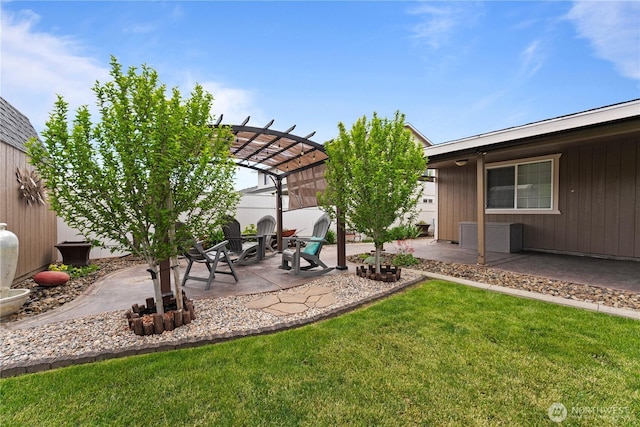 985 S 10th Ave, Othello, WA 99344 - view of yard with a pergola and a patio area