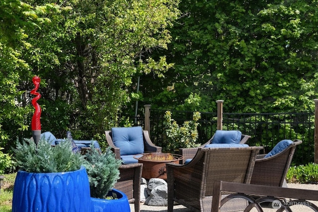 381 Pebble Beach Dr, Cle Elum, WA 98922 - wooden deck with an outdoor fire pit and a patio