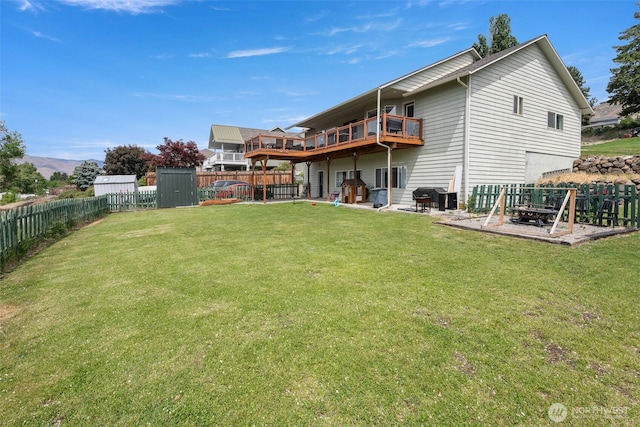 2707 Angel Ln, East Wenatchee, WA 98802 - rear view of property with a patio area and a balcony