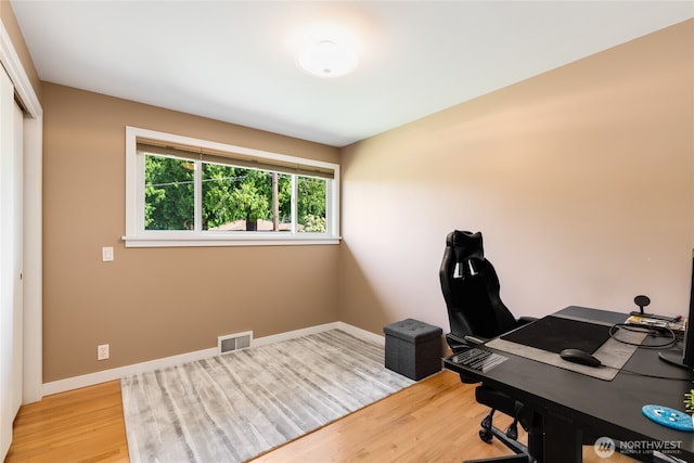 229 S 171st St, Burien, WA 98148 - office area with wood finished floors and baseboards