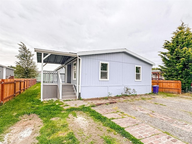 700 N Reed St Unit 72, Sedro Woolley, WA 98284 - view of front facade featuring fence