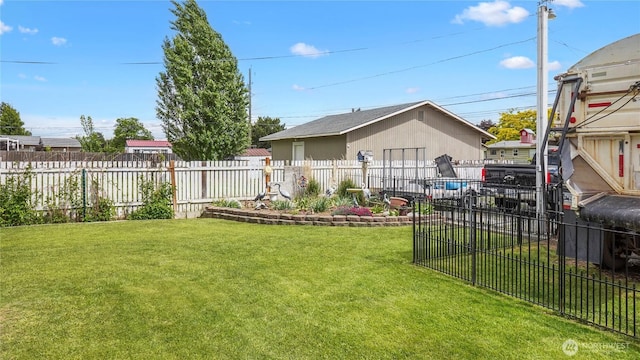 1102 E Elm St, Othello, WA 99344 - view of yard