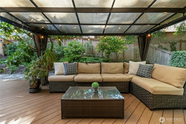 4877 167th Ave SE, Bellevue, WA 98006 - deck featuring an outdoor living space and a fenced backyard