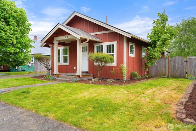 320 Kearney St, Centralia, WA 98531 - bungalow with board and batten siding
