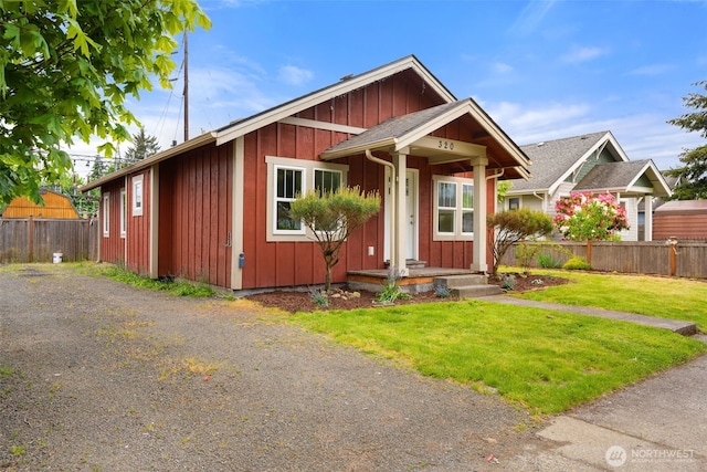 320 Kearney St, Centralia, WA 98531 - view of front of home featuring board and batten siding