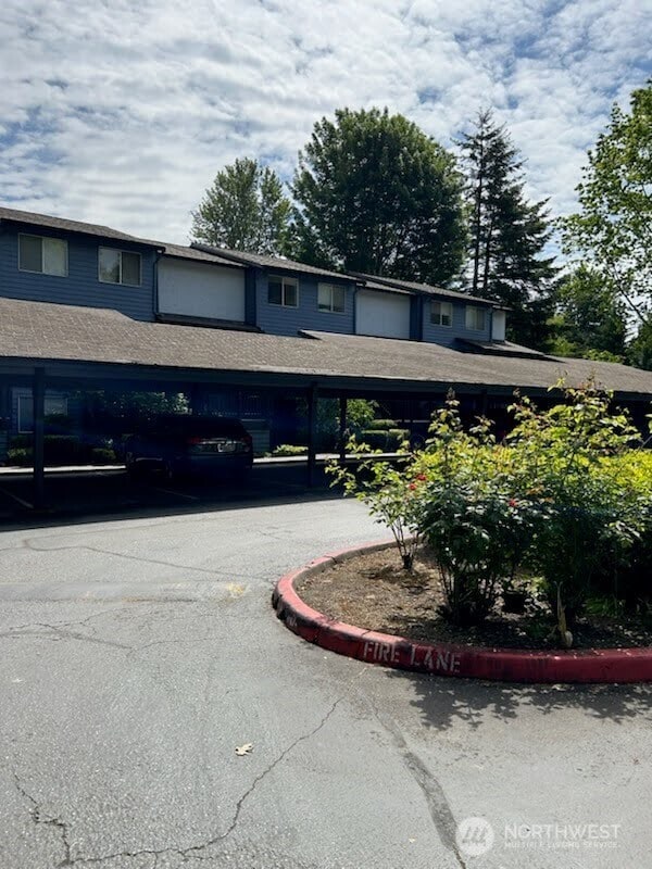 260 Newport Way NW Unit C24, Issaquah, WA 98027 - view of front of house