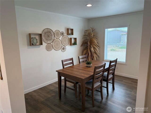 702 Bryce Pl SW, Mattawa, WA 99349 - dining area with dark wood-type flooring, baseboards, ornamental molding, and recessed lighting