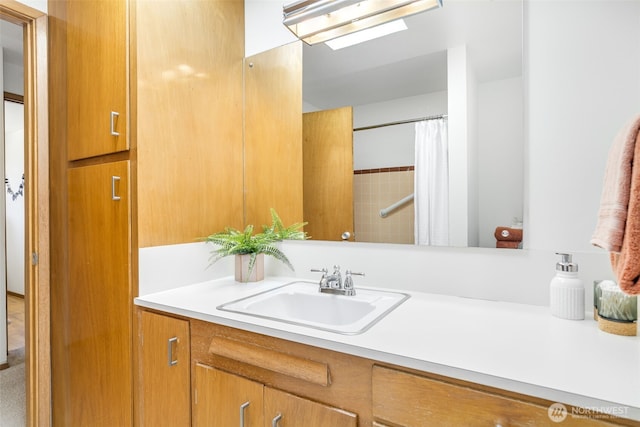 4839 S Mead St, Seattle, WA 98118 - full bathroom with vanity and a shower with curtain