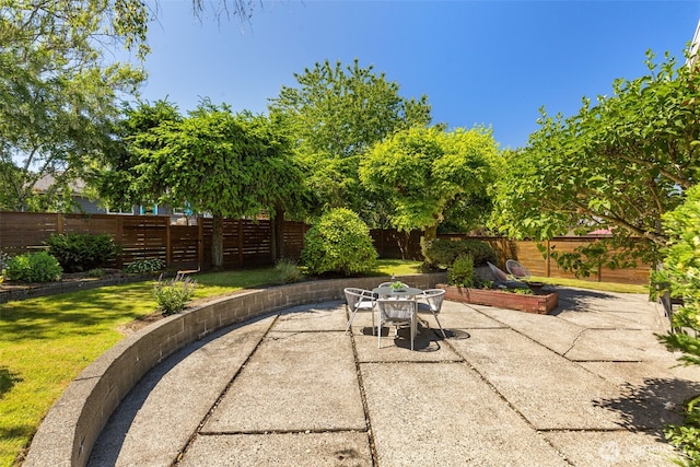 4839 S Mead St, Seattle, WA 98118 - view of patio with outdoor dining space