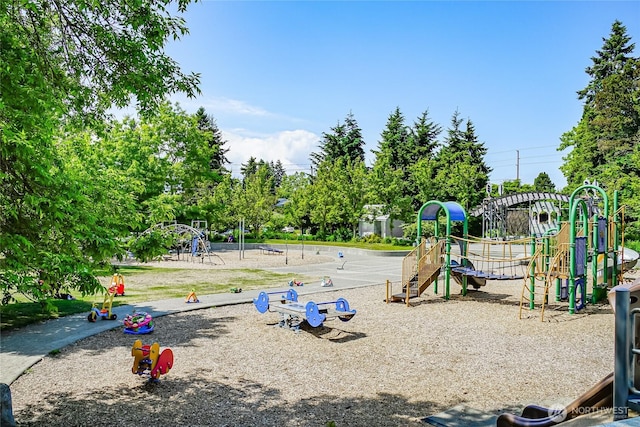 746 N 89th St, Seattle, WA 98103 - view of community playground