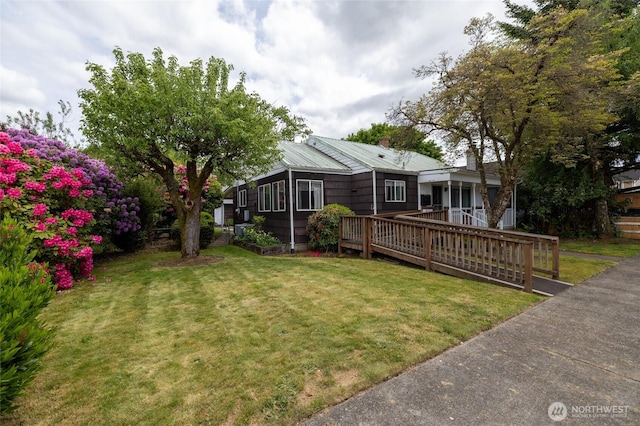 1122 G St, Centralia, WA 98531 - view of grassy yard with a porch