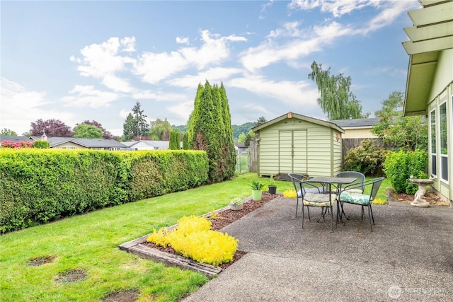 2412 Mulberry St, Longview, WA 98632 - view of yard with a patio area and outdoor dining area