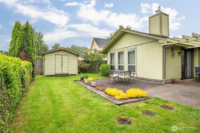 2412 Mulberry St, Longview, WA 98632 - view of yard featuring a patio area