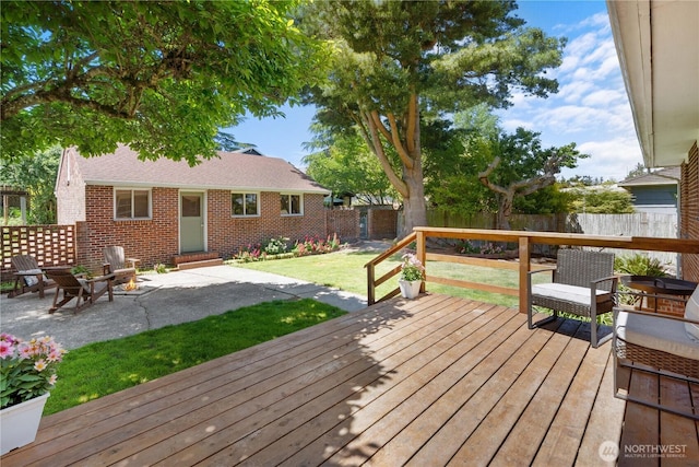 1510 N Mason Ave, Tacoma, WA 98406 - wooden terrace featuring entry steps and a patio area