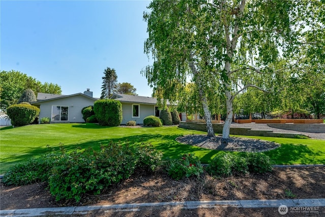 3579 NW Dodson Rd, Ephrata, WA 98823 - view of front facade with a front lawn