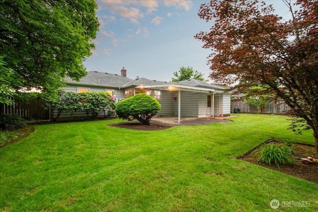 view of yard featuring a patio