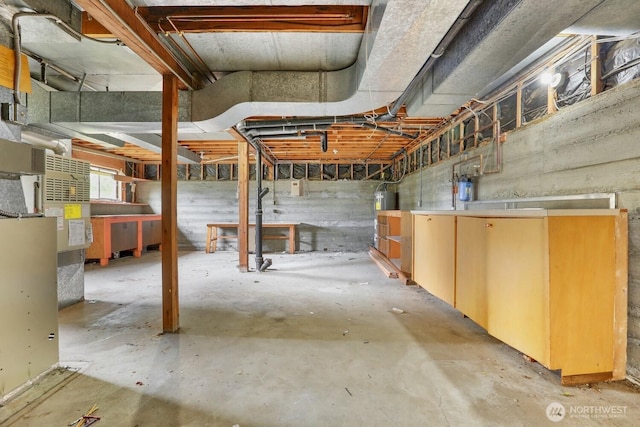 8840 NE 24th St, Clyde Hill, WA 98004 - view of below grade area
