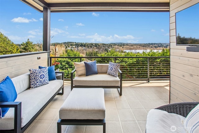 balcony featuring an outdoor hangout area