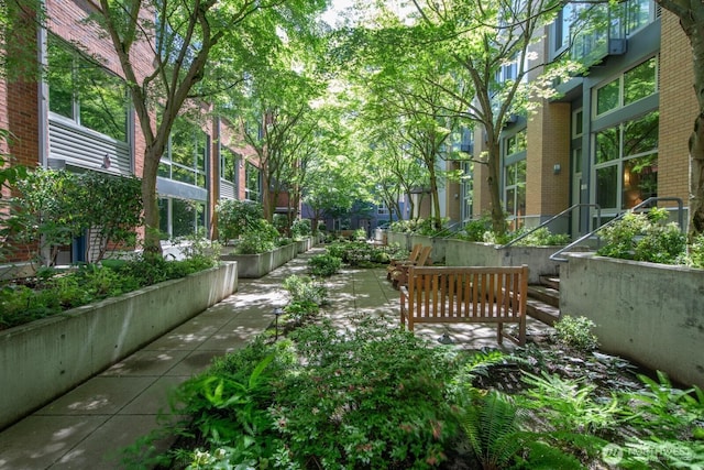 530 Broadway E Unit 124, Seattle, WA 98102 - view of property's community