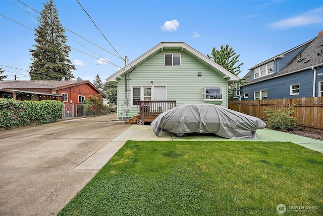 1027 S 60th St, Tacoma, WA 98408 - back of property featuring a deck