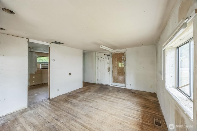 3122 Oas Dr W, University Place, WA 98466 - unfurnished room with wood finished floors