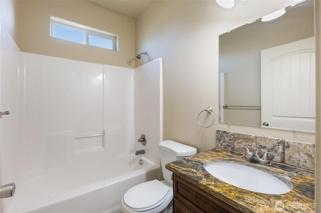 546 S Driftwood Ln, Moses Lake, WA 98837 - full bath with toilet, vanity, and shower / tub combination