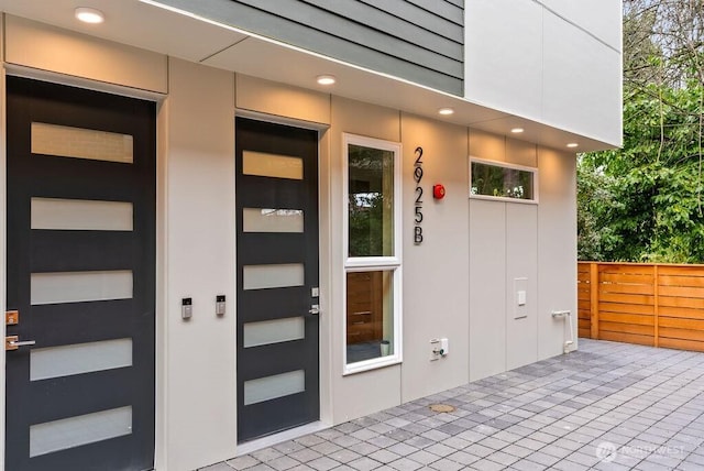 2925 Franklin Ave E Unit B, Seattle, WA 98102 - property entrance with fence and board and batten siding