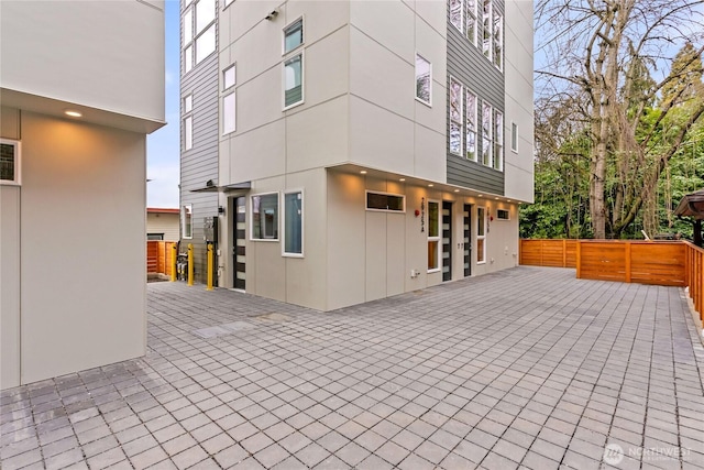 2925 Franklin Ave E Unit B, Seattle, WA 98102 - view of building exterior featuring fence