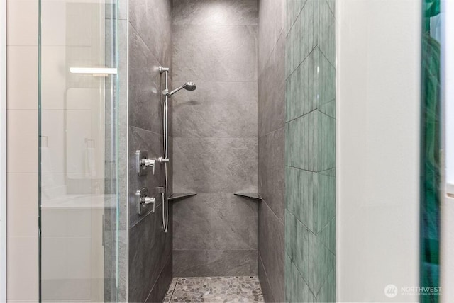 2925 Franklin Ave E Unit B, Seattle, WA 98102 - bathroom featuring a stall shower