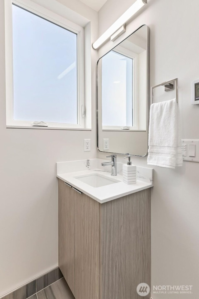 2925 Franklin Ave E Unit B, Seattle, WA 98102 - bathroom with vanity