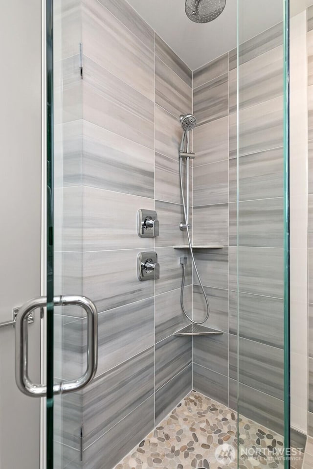 2925 Franklin Ave E Unit B, Seattle, WA 98102 - full bathroom with a stall shower