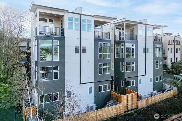 2925 Franklin Ave E Unit B, Seattle, WA 98102 - view of apartment building / complex featuring a cooling unit