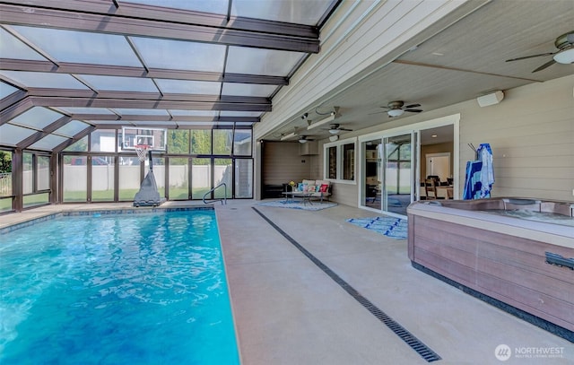 1400 Westpoint Pl, Wenatchee, WA 98801 - view of swimming pool with ceiling fan, a pool, a jacuzzi, and a patio area