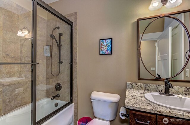 1400 Westpoint Pl, Wenatchee, WA 98801 - full bath featuring enclosed tub / shower combo, vanity, and toilet