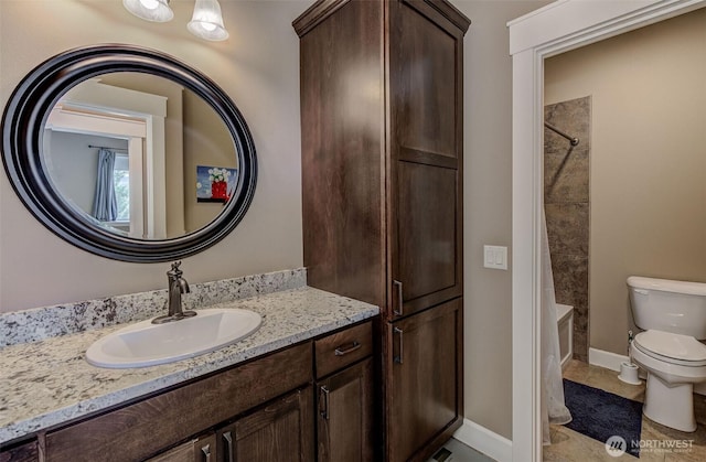 1400 Westpoint Pl, Wenatchee, WA 98801 - full bath with toilet, vanity, shower / bath combo, baseboards, and tile patterned floors